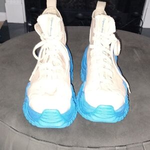 Beige and Blue High-Top Converse Sneakers. Womens size9